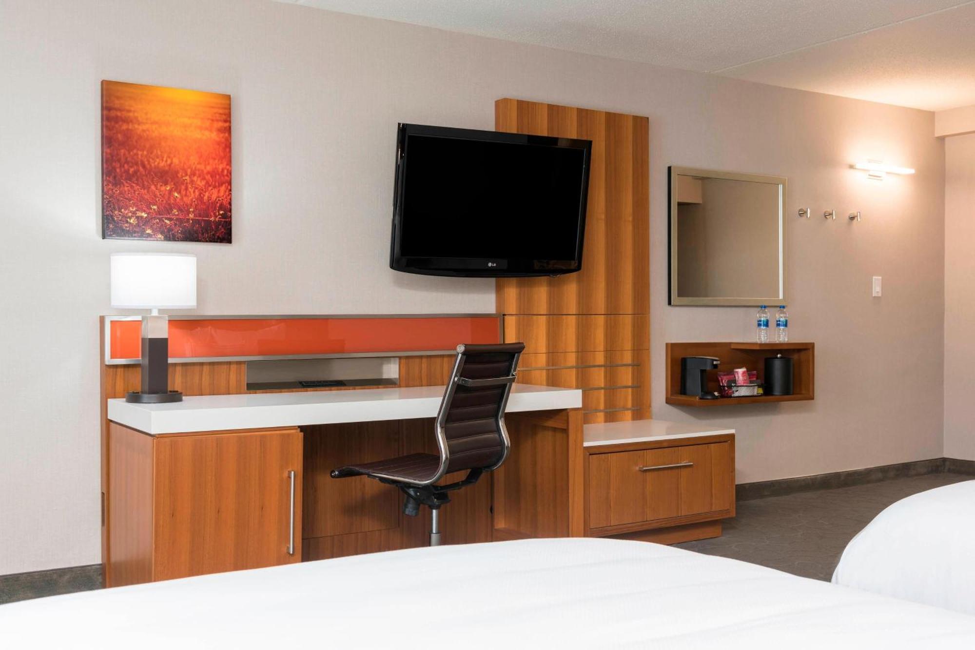Sonesta Hotel Grand Rapids Airport Kentwood Esterno foto