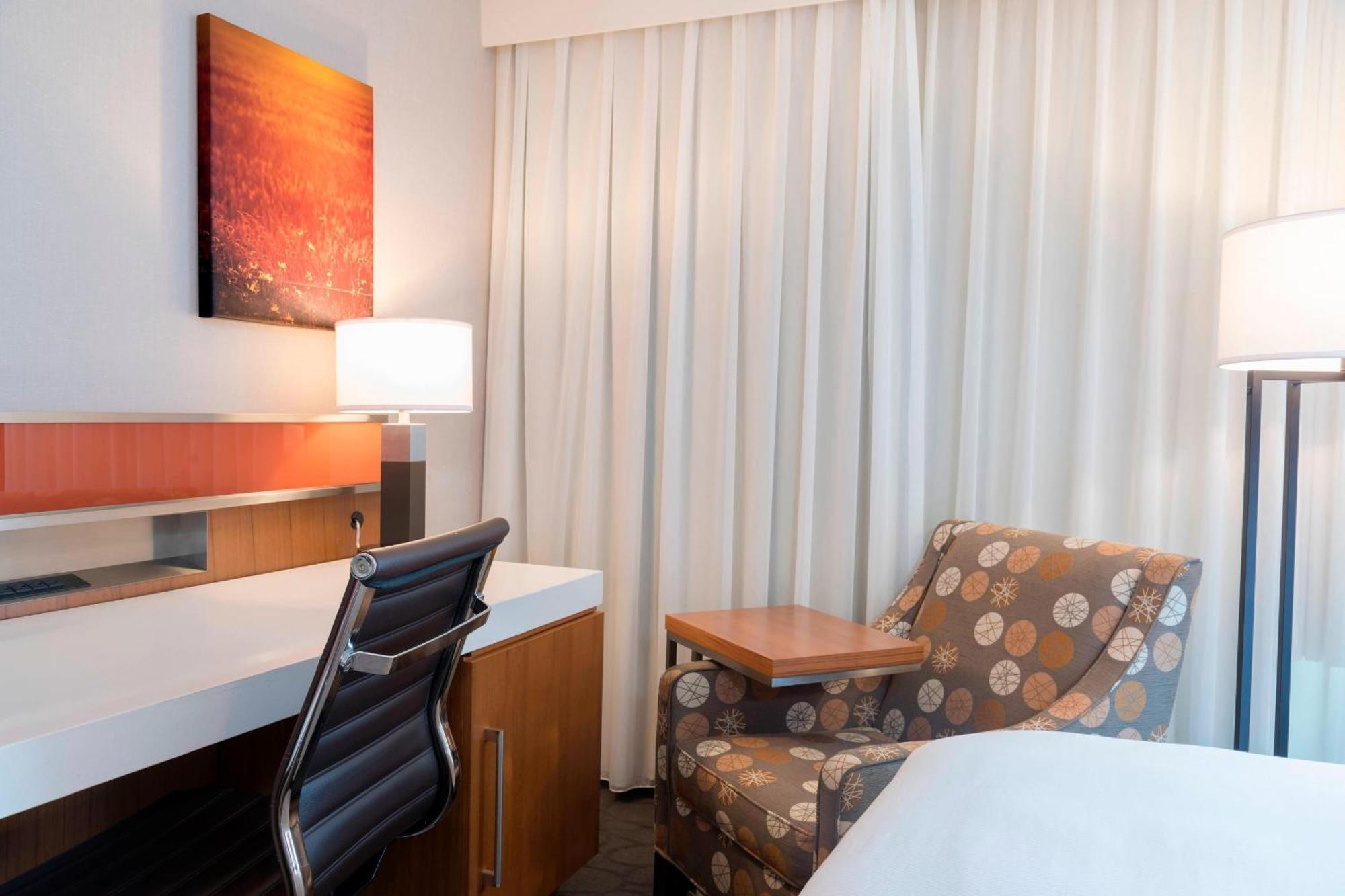 Sonesta Hotel Grand Rapids Airport Kentwood Esterno foto