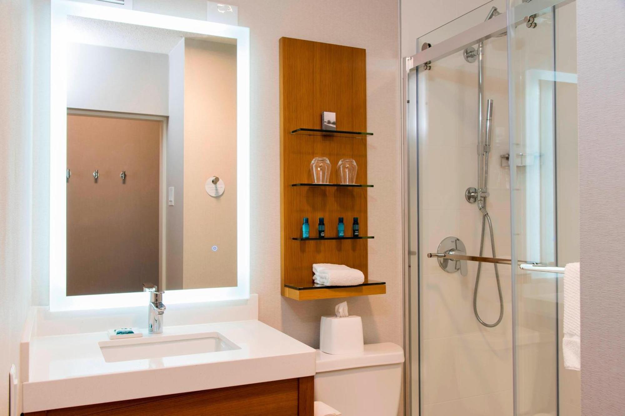 Sonesta Hotel Grand Rapids Airport Kentwood Esterno foto