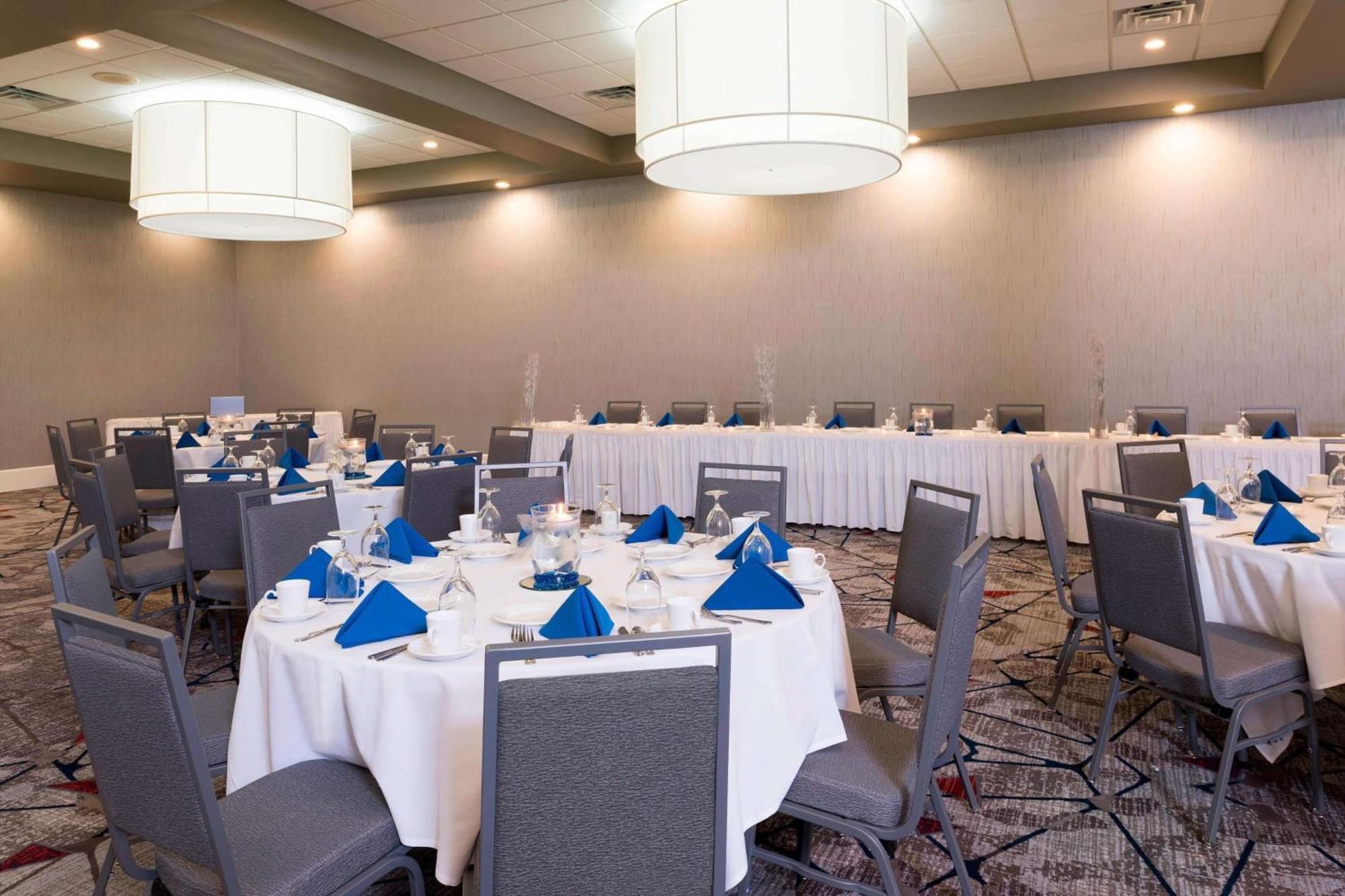 Sonesta Hotel Grand Rapids Airport Kentwood Esterno foto