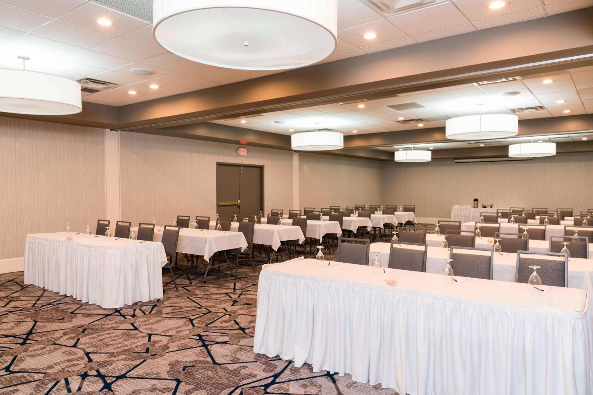 Sonesta Hotel Grand Rapids Airport Kentwood Esterno foto
