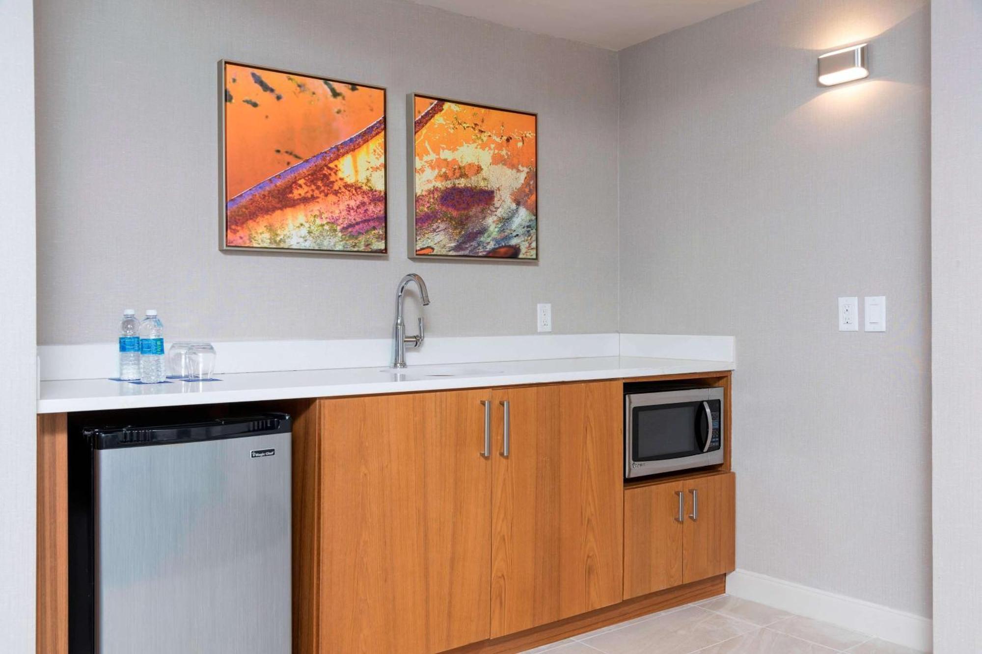 Sonesta Hotel Grand Rapids Airport Kentwood Esterno foto